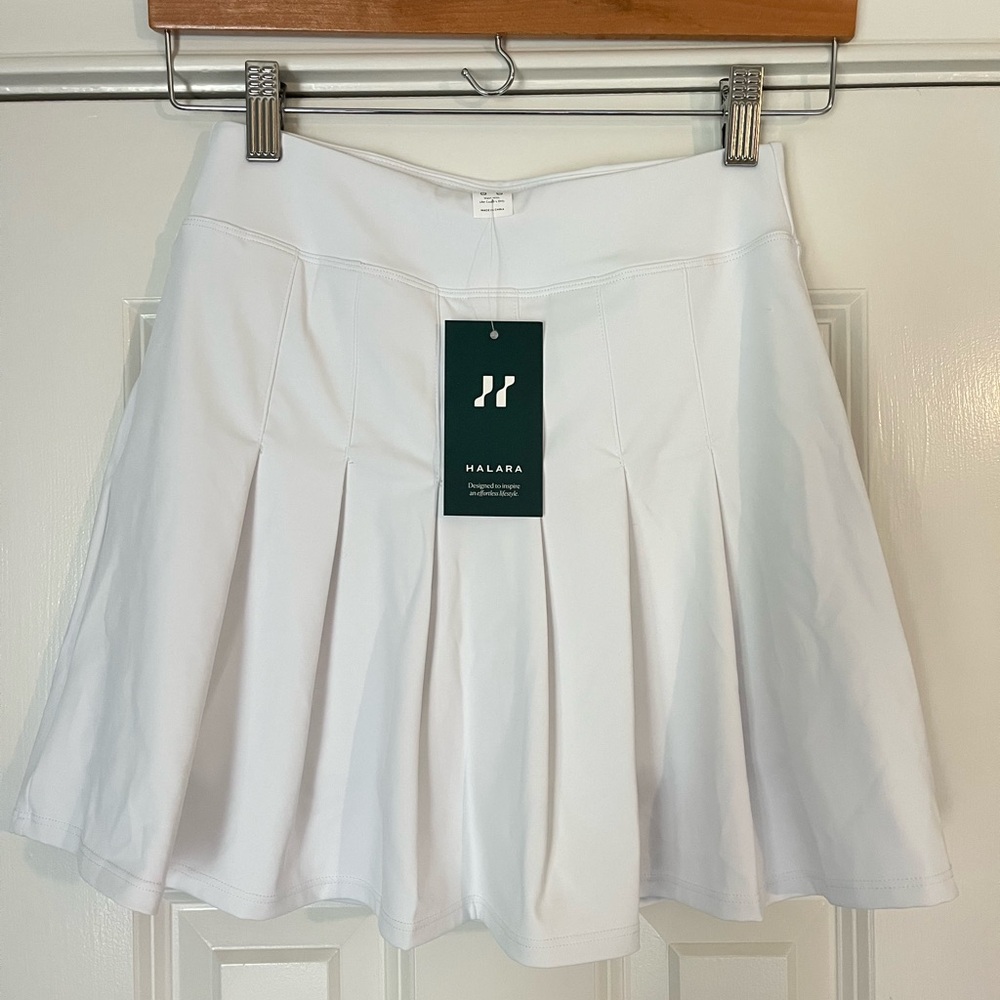 HALARA White Tennis Skirt Pleated NWT size XS